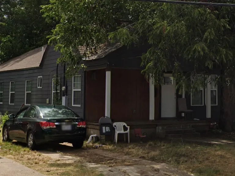 3929 Myrtle St — Photo 1