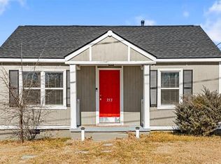 353 Austin St, Burlington, NC 27217