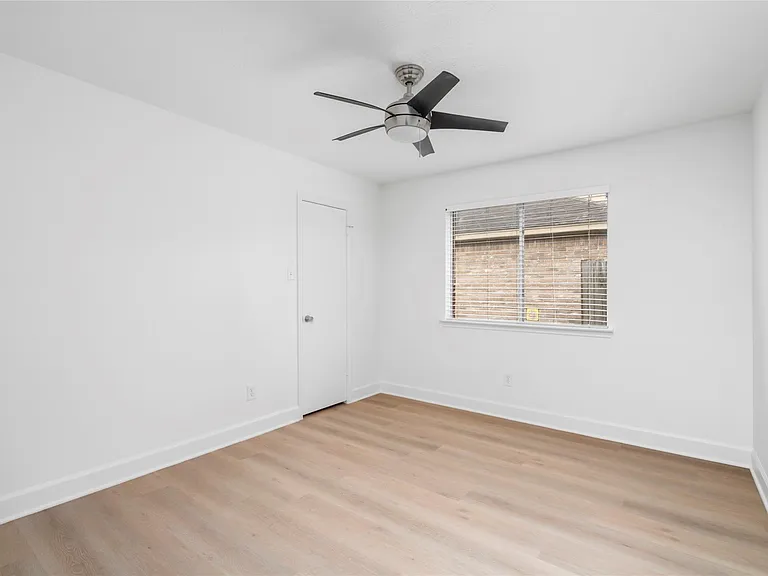 22514 Round Valley Dr — Photo 25