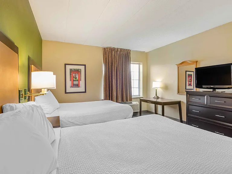 Studio Suite - 2 Queen Beds
