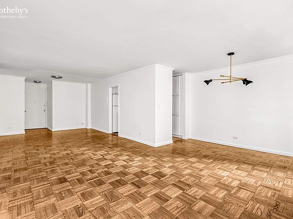 3rd image of 215 E 80th St APT 10
