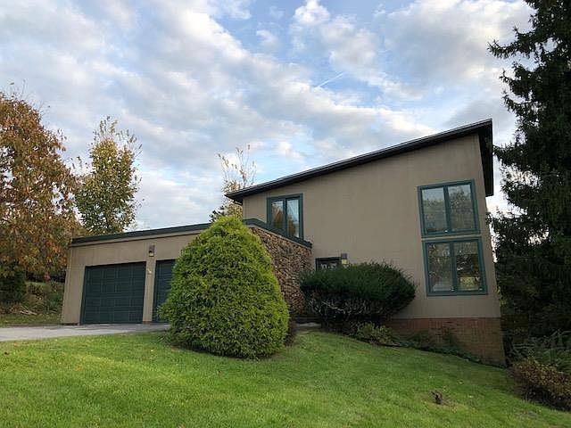 1st image of 34 Clinton Dr