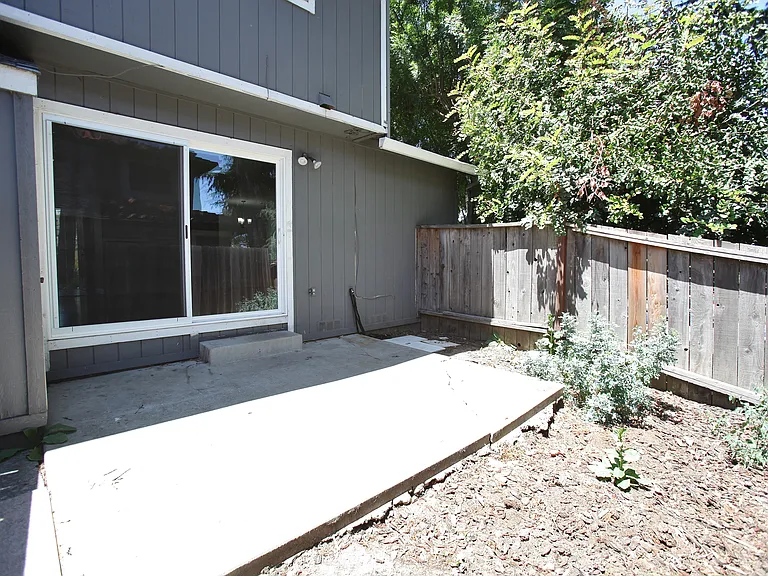 1821 Hill Ave #1 — Photo 13