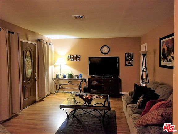 5th image of 1719 W 110th Pl