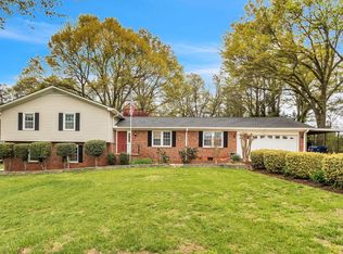 2 Carriage Dr, Greer, SC 29651