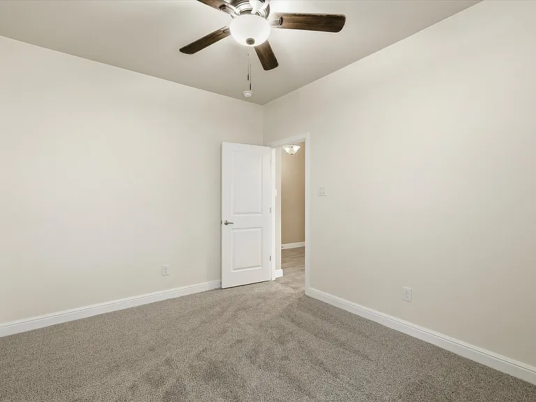 704 Wilmott Ter — Photo 13