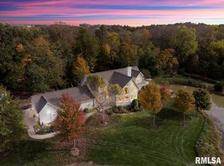 3405 Castleberry Rd, Waverly, IL 62692