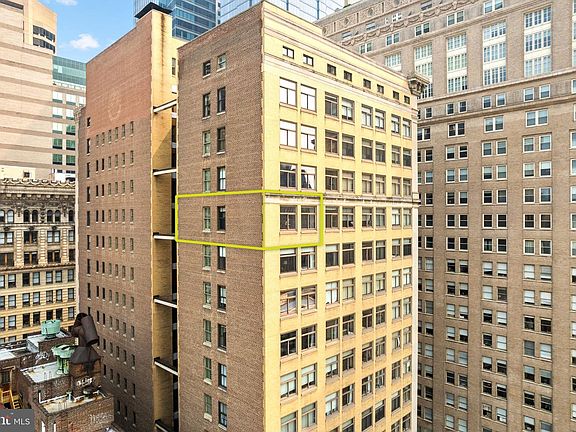 4th image of 1500 Chestnut St #-17a
