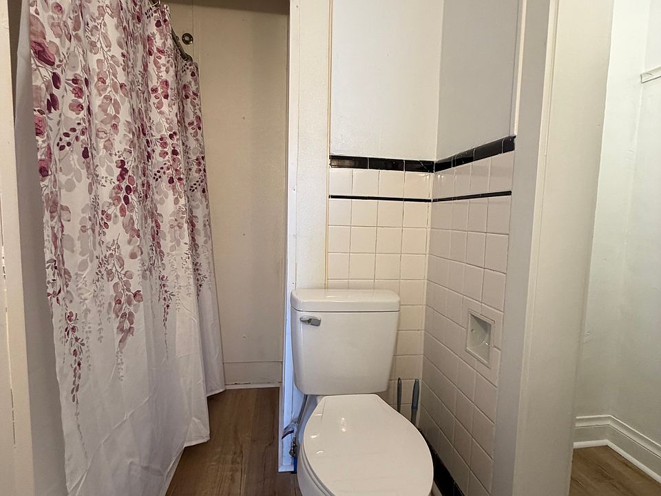 1st image of 526 Nicholas St #1