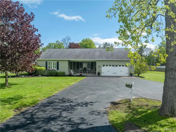 126 Bridge St, Phoenix, NY 13135