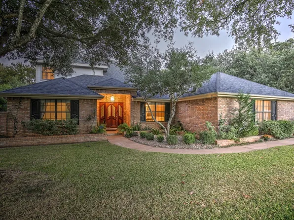 2703 Great Oaks Dr, Round Rock, TX 78681