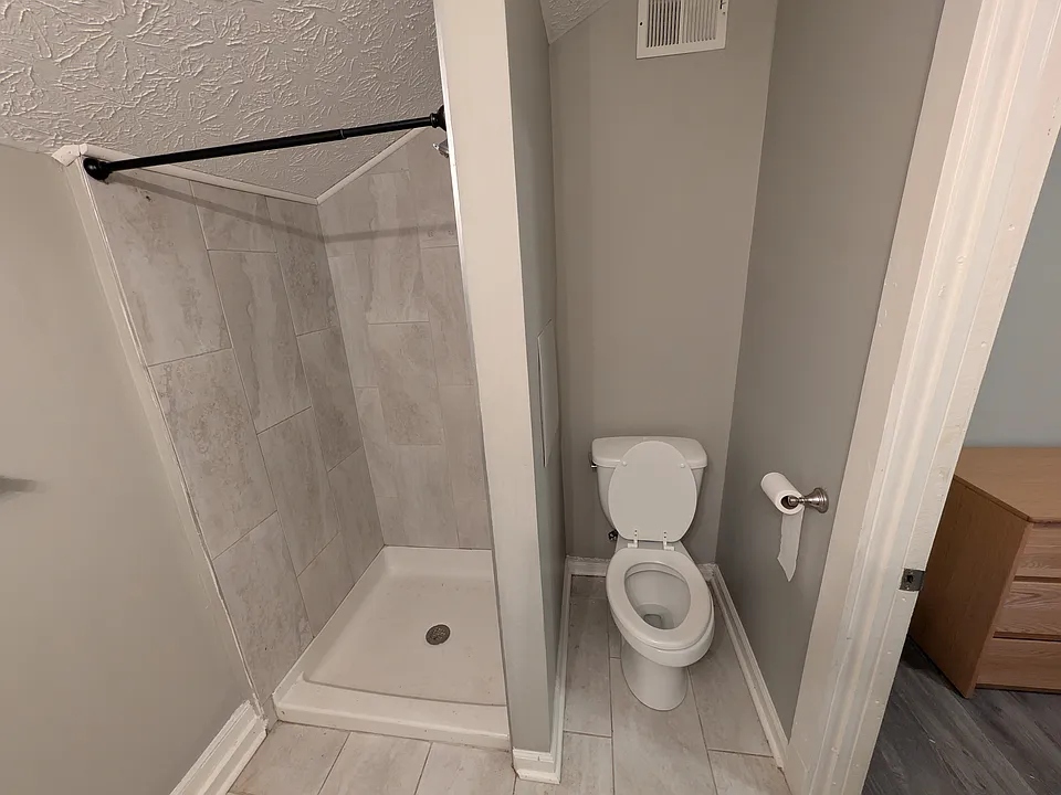 205 W Breckinridge St #5