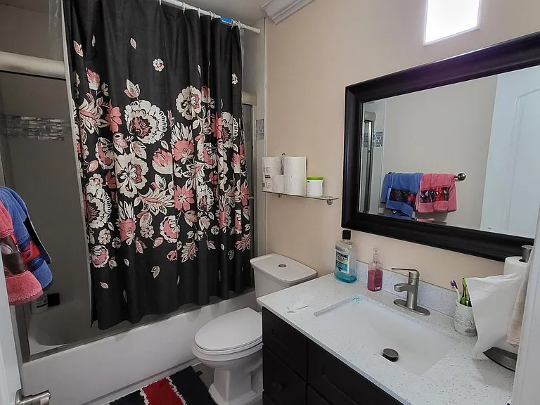 Bathroom with full size Bath tub