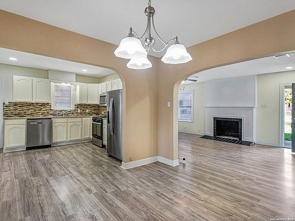 5th image of 2227 W Huisache Ave