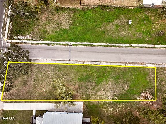 5th image of 902 E Beach Blvd