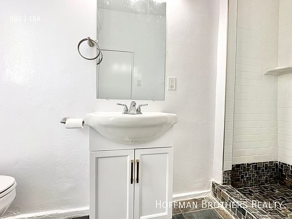 3rd image of 858 N La Fayette Park Pl APT 9