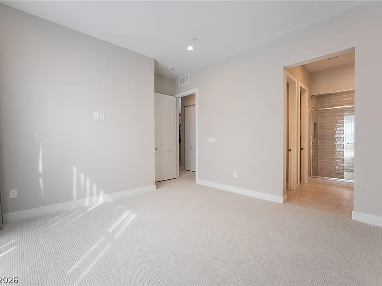 667 Grey Saker St — Photo 9