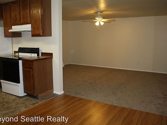 5th image of 27405 93rd Avenue Ct E