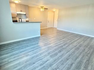 18521 Prairie St #216, Northridge, CA 91324