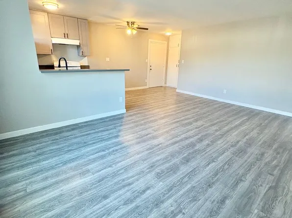 18521 Prairie St, 18521 Prairie St #216, Northridge, CA 91324