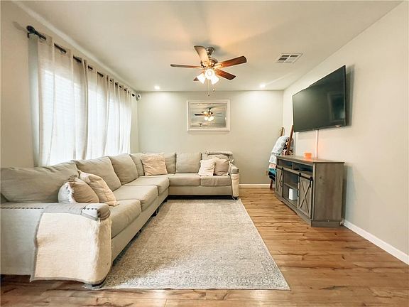 5th image of 2613 Joy Ann Dr