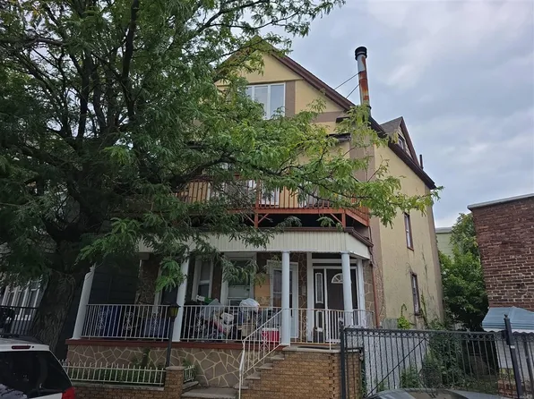 15 North St, Bayonne, NJ 07002