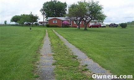 view from driveway showing setback from Hwy
