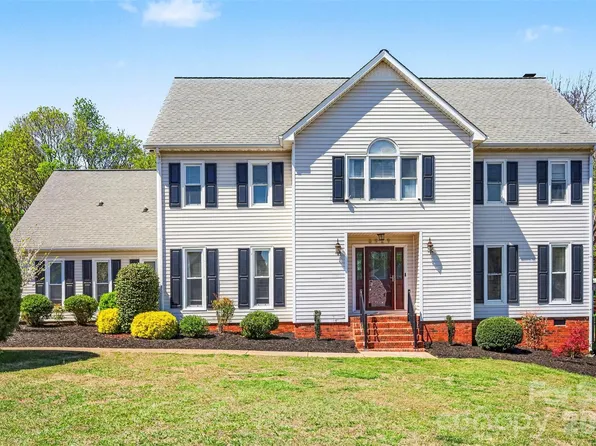 8929 Lauriston Pl, Mint Hill, NC 28227