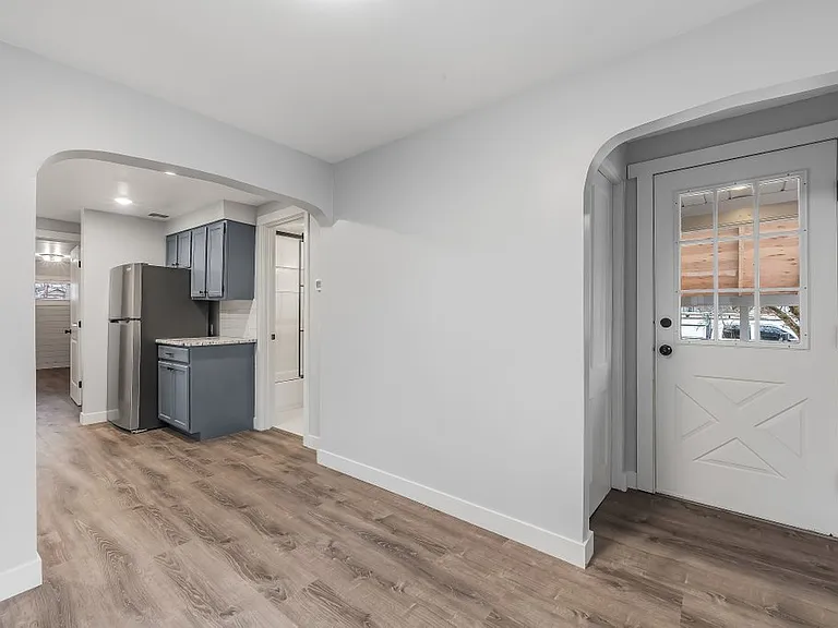 2022 E Front Ave — Photo 18