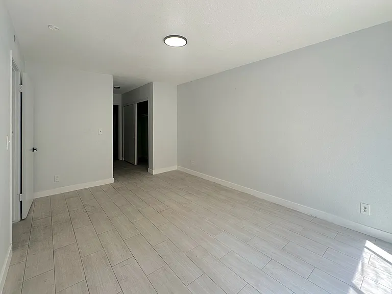 21828 Belshire Ave #15 — Photo 11