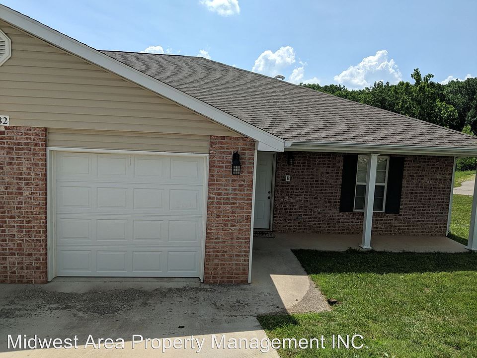 2nd image of 20982 Hartsburg Ln #B
