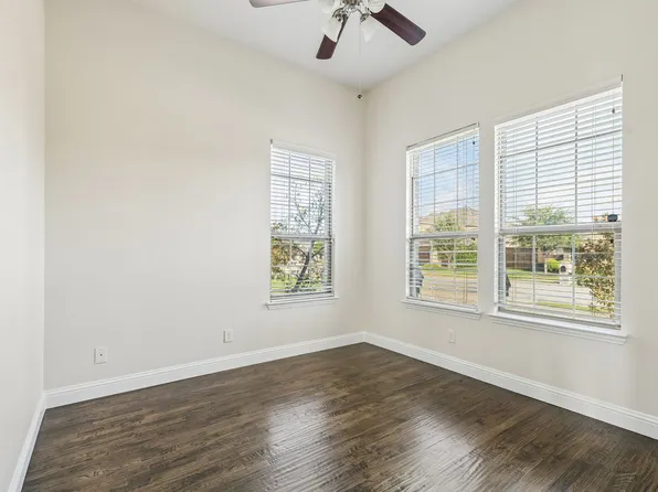 4813 Parkplace Dr, Argyle, TX 76226