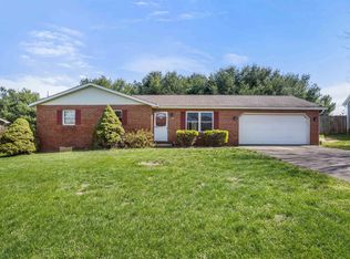 1105 Oakwood Dr, Huntingburg, IN 47542