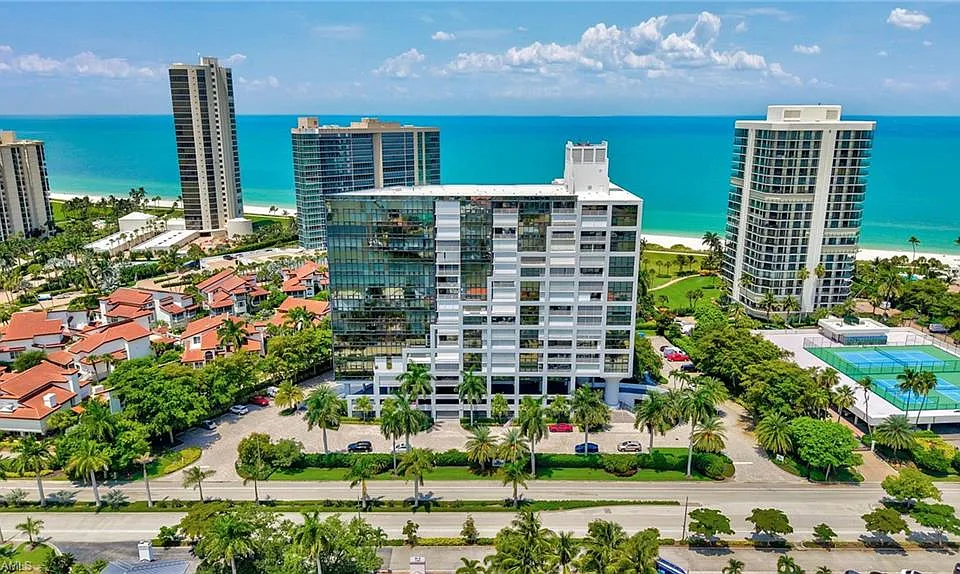 4751 Gulf Shore Blvd N #3