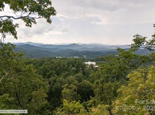 3 Masterpiece View Dr, Hendersonville, NC 28739