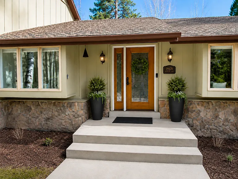 29876 Monterey Ln — Photo 2