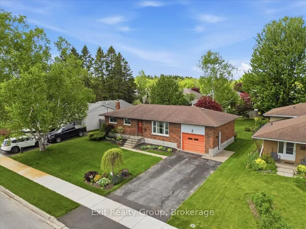 98 Division St S, Brighton, ON K0K 1H0