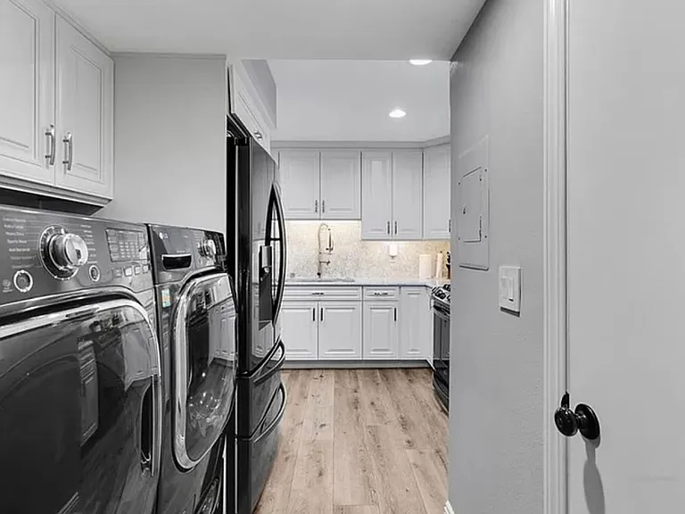 27128 Hidaway Ave #4 — Photo 3