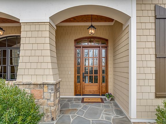 Front porch entryway