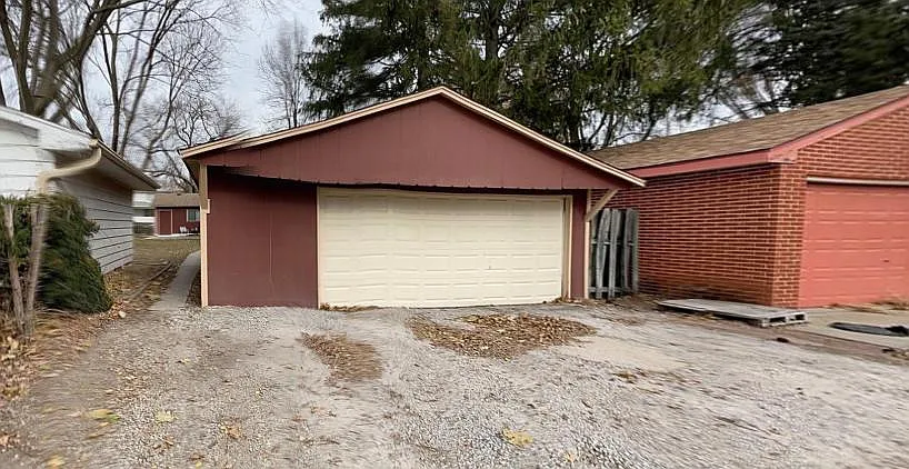 4 bed, 1048 sqft, $2,808 — Photo 3
