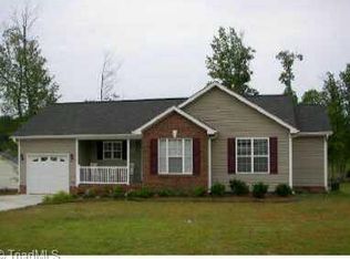 384 Salem Ridge Dr, Randleman, NC 27317