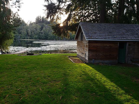 3rd image of 13293 Lake Shore Dr NW