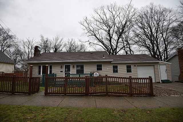 1st image of 107 Tudor Ave