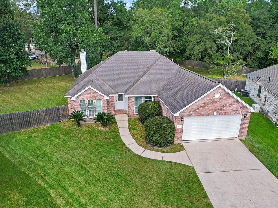 1st image of 202 Maple Ln