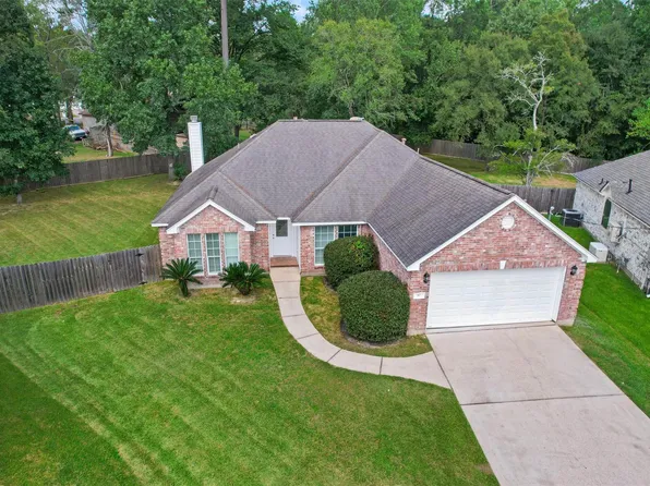 202 Maple Ln, Conroe, TX 77304