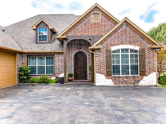 4th image of 1512 Brook Ln