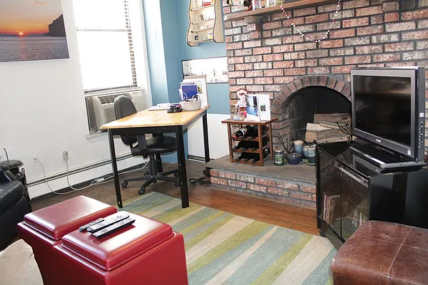 Rented by Eljay Realty, Co. | media 9