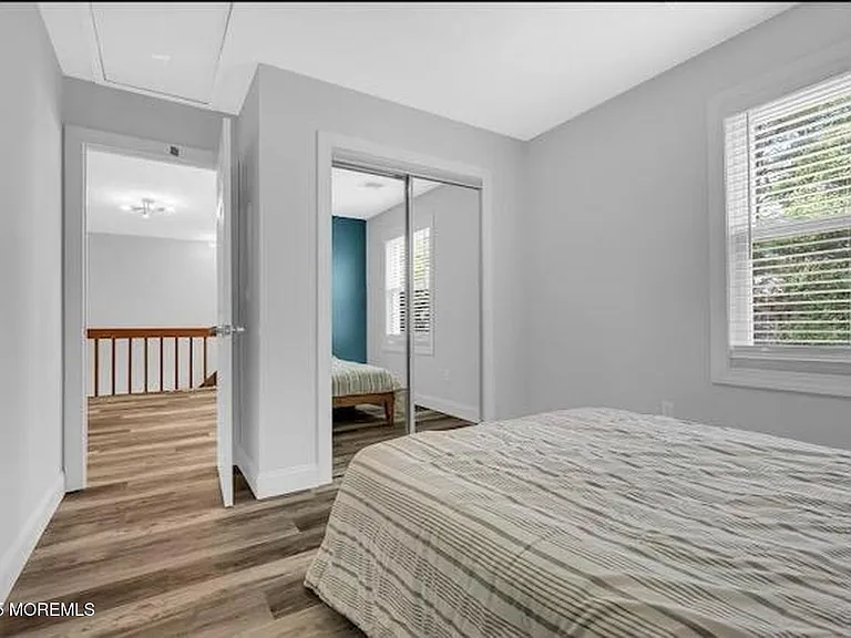 1143 Roe Ave — Photo 19