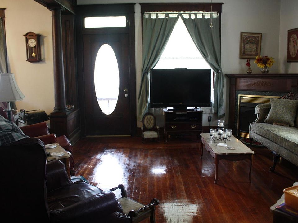 2nd image of 203 S Washington St