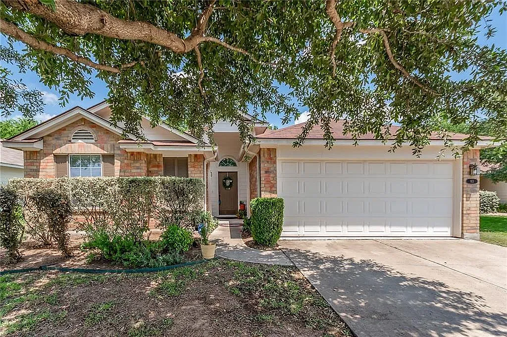 4 bed, 1740 sqft, $1,950 — Photo 1